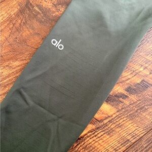 ALO YOGA SIZE 8 forest green leggings